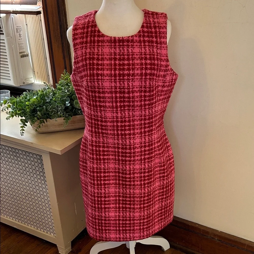 ON 34th elegant sleeveless